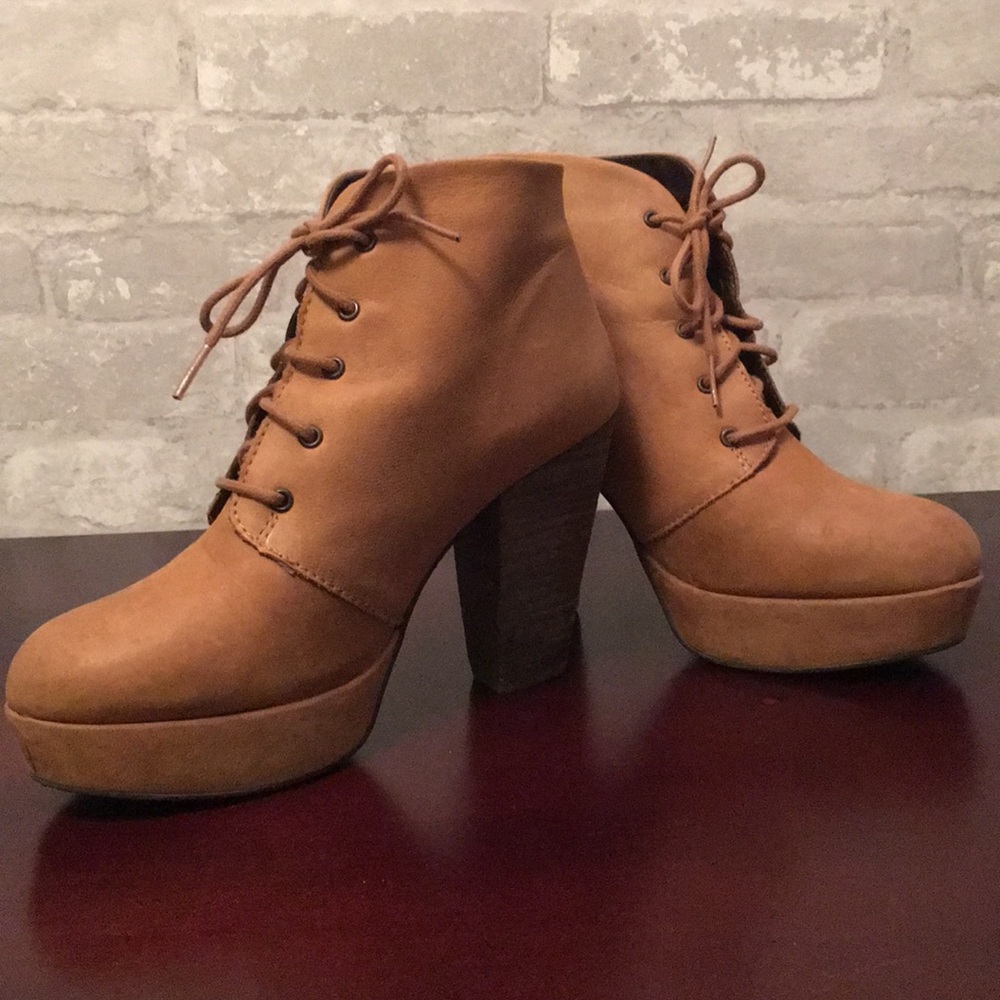 Steve Madden Raspy Platform Booties